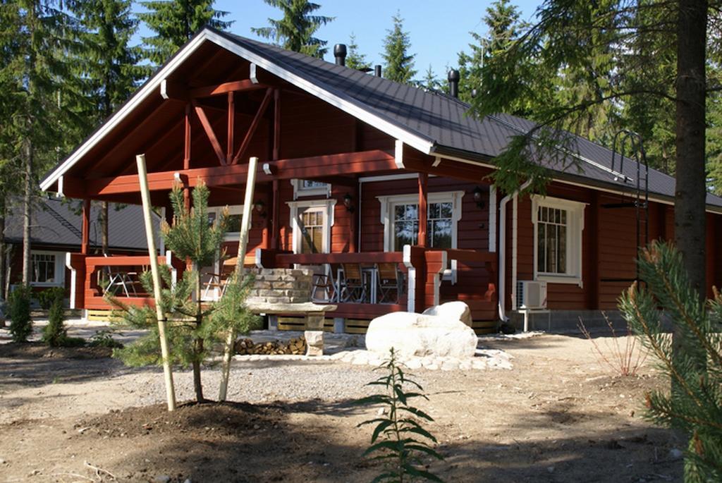 Hirvensalmi Kartanohotelli Satulinna Huvilat מראה חיצוני תמונה